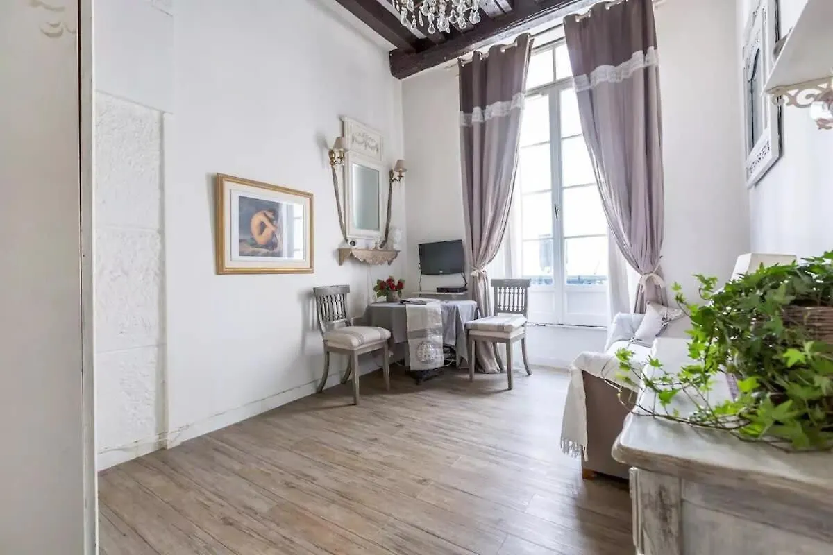 Apartman La Belle Du Marais *